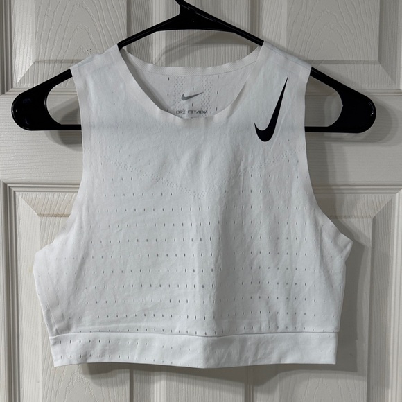 Nike AeroSwift Cropped Running Sport Top Size Medium - Picture 2 of 9